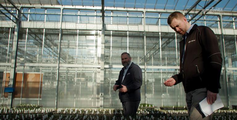 1024 x 519 Pete Hawkins & John Cussans NIAB glasshouse.jpg