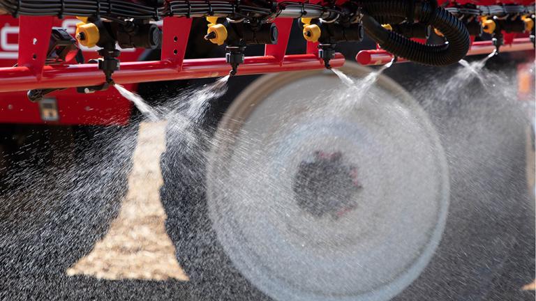 3D ninety nozzles improve spray coverage throughout potato crops